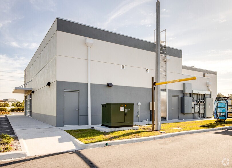 More Photos Of 2850 E Osceola Pky, Kissimmee Unknown For Lease