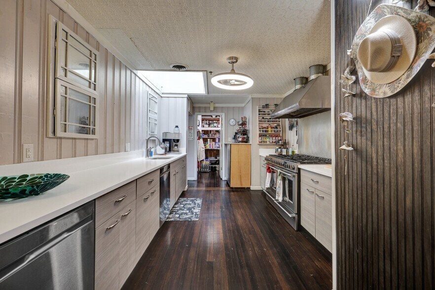 More Photos Of 24 Van Horne Ave, Tybee Island Hospitality For Sale