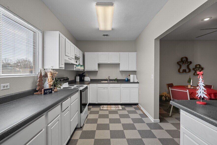 More Photos Of 25715 Highway 17, Waynesville Specialty For Sale