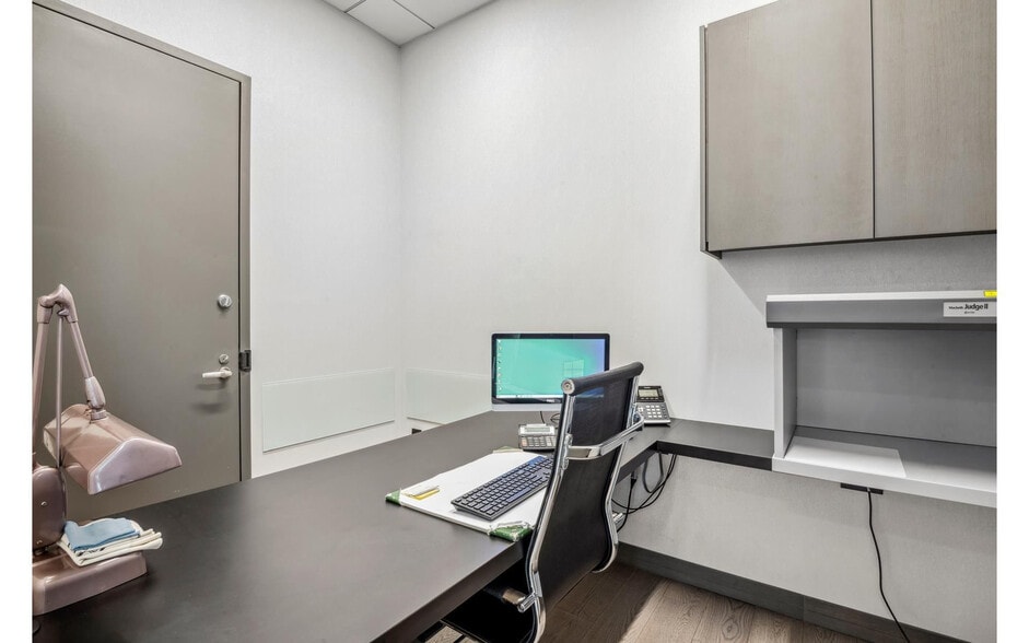 More Photos Of 50 W 47th St, New York Office Residential For Sale