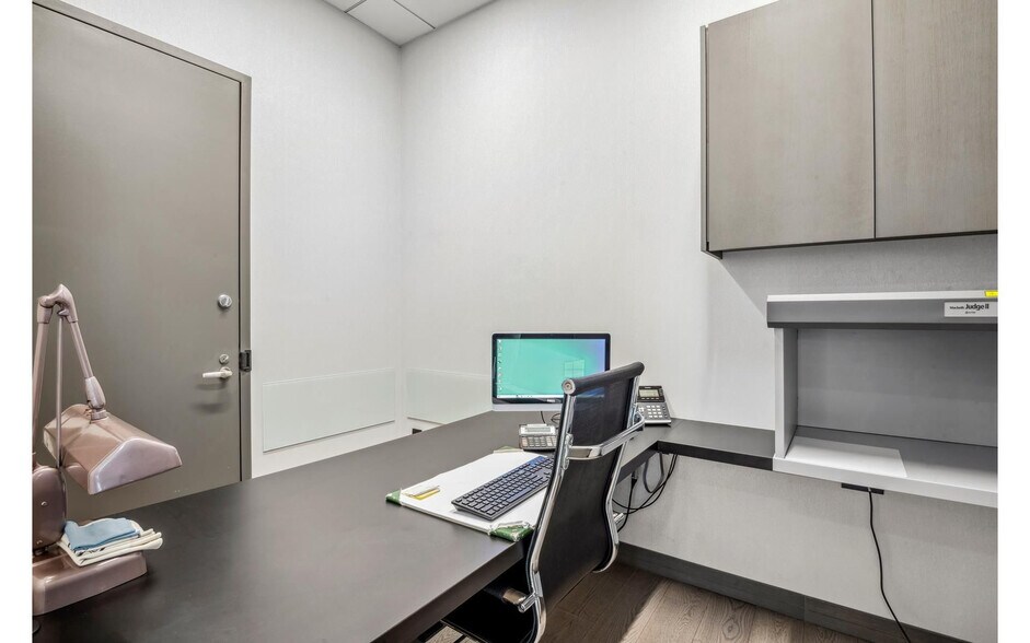 More Photos Of 50 W 47th St, New York Office Residential For Sale