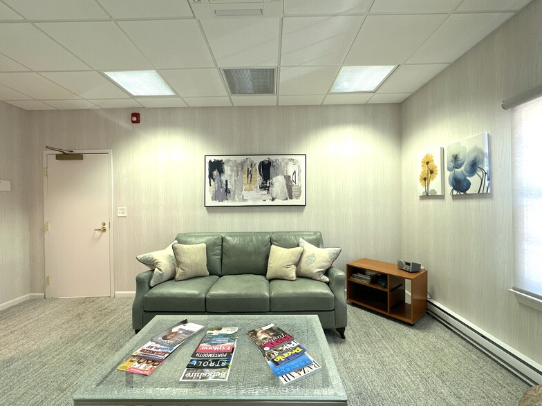 More Photos Of 230 Lafayette Rd, Portsmouth Office For Sale