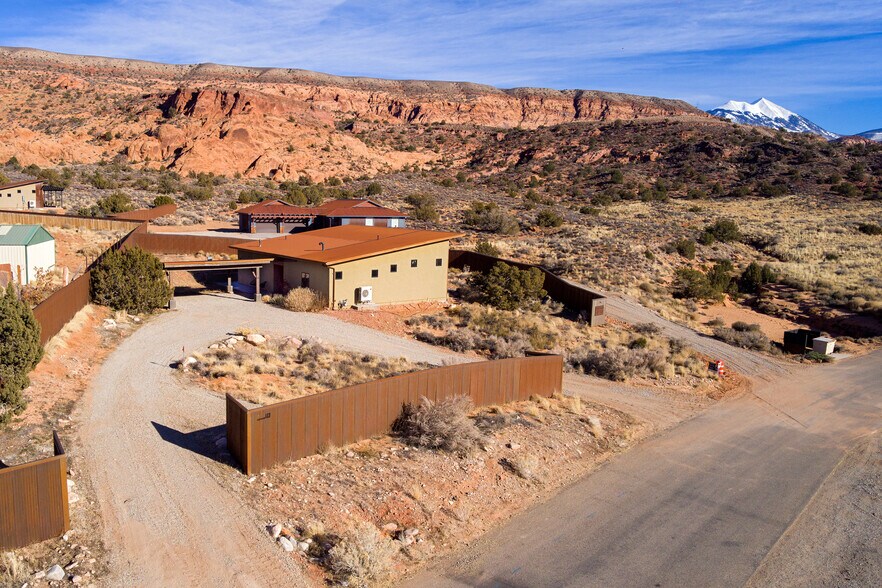 More Photos Of 171 Mt Peale Dr, Moab Specialty For Sale