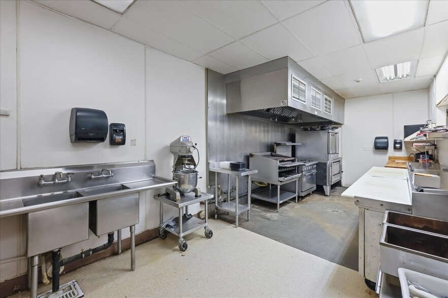 More Photos Of 1650 W Bakerview Rd, Bellingham Restaurant For Sale