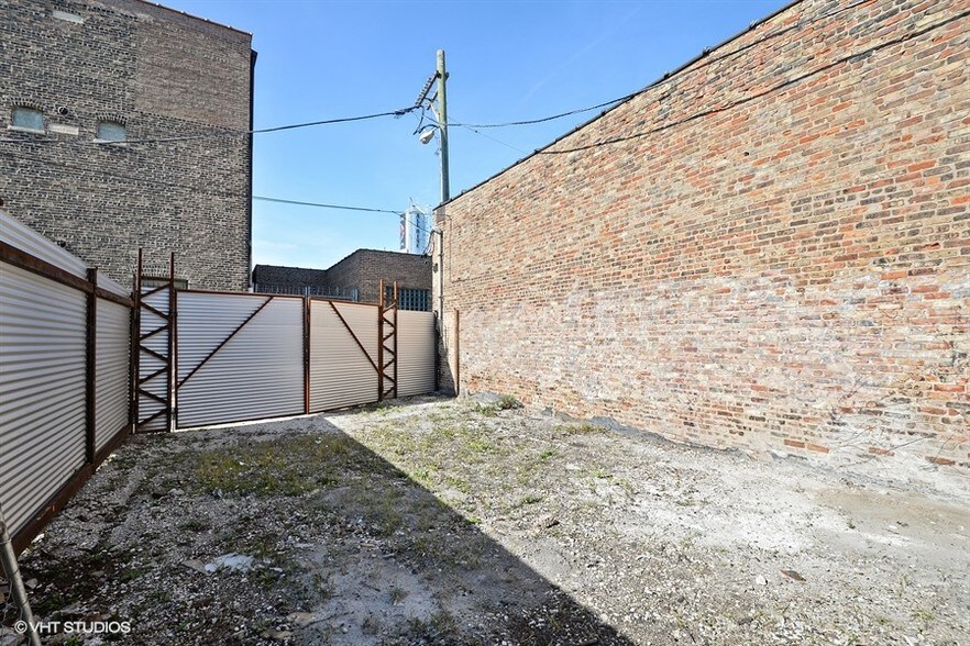 More Photos Of 222 N Justine St, Chicago Office For Lease