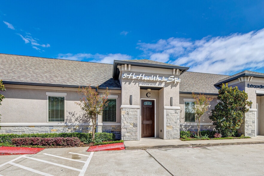 More Photos Of 12250 Queenston Blvd, Houston Office For Sale