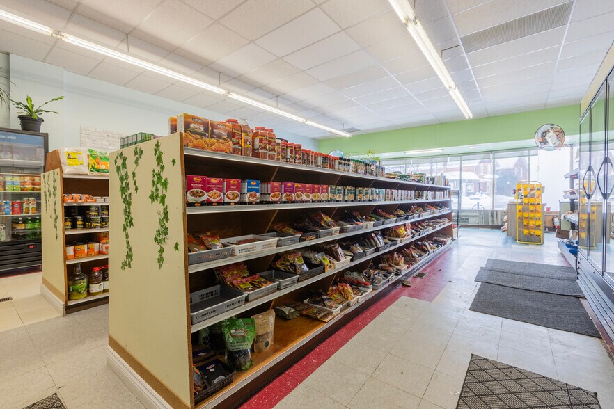 More Photos Of 1099-1101 Wellington St W, Ottawa General Retail For Lease