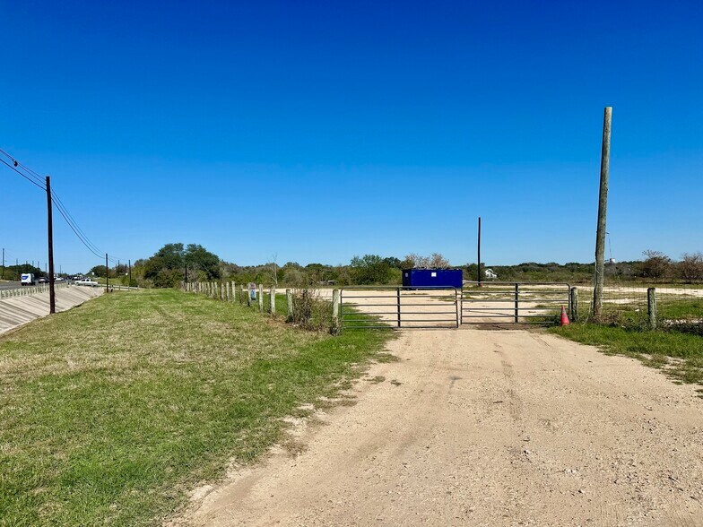 More Photos Of 1750 Farm To Market 1626, Buda Land For Lease