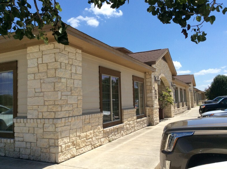 More Photos Of 1911 Corporate Dr, San Marcos Office For Sale