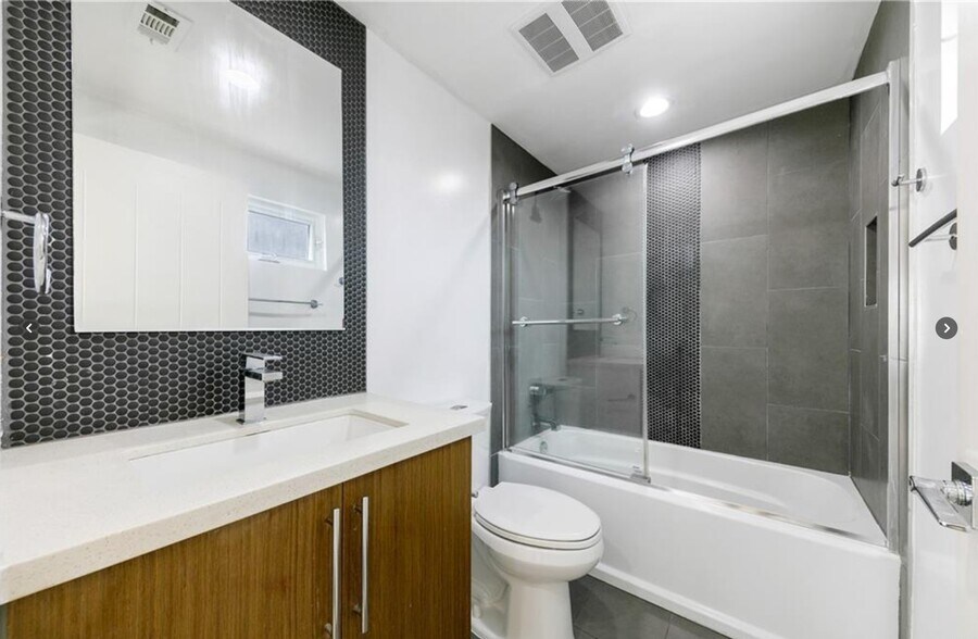 More Photos Of 961 N St Andrews Pl, Los Angeles Apartments For Sale
