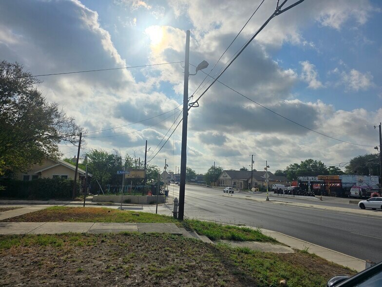 More Photos Of 1307 Culebra Rd, San Antonio Storefront Retail Residential For Sale