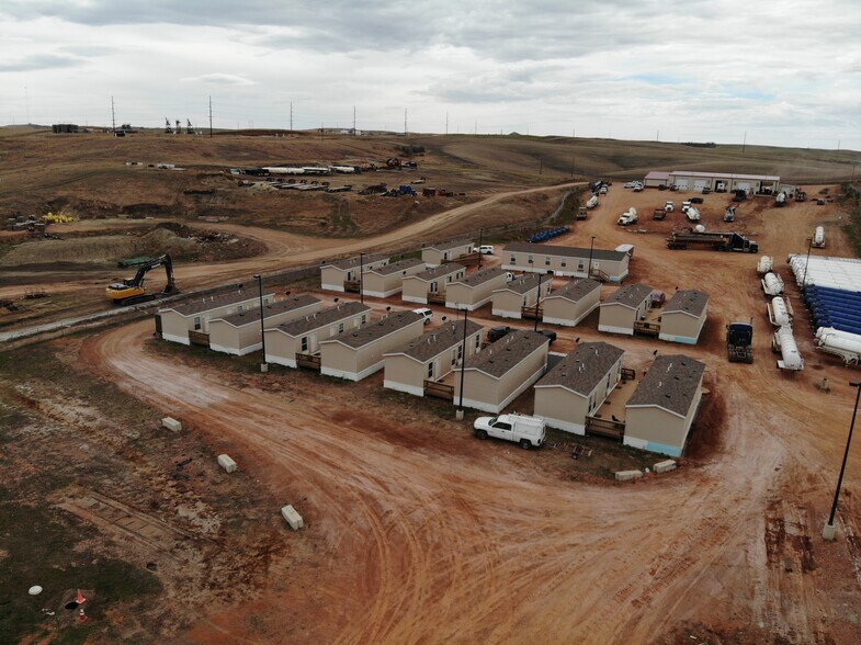 More Photos Of 2018 125th Ave NW, Watford City Warehouse For Lease