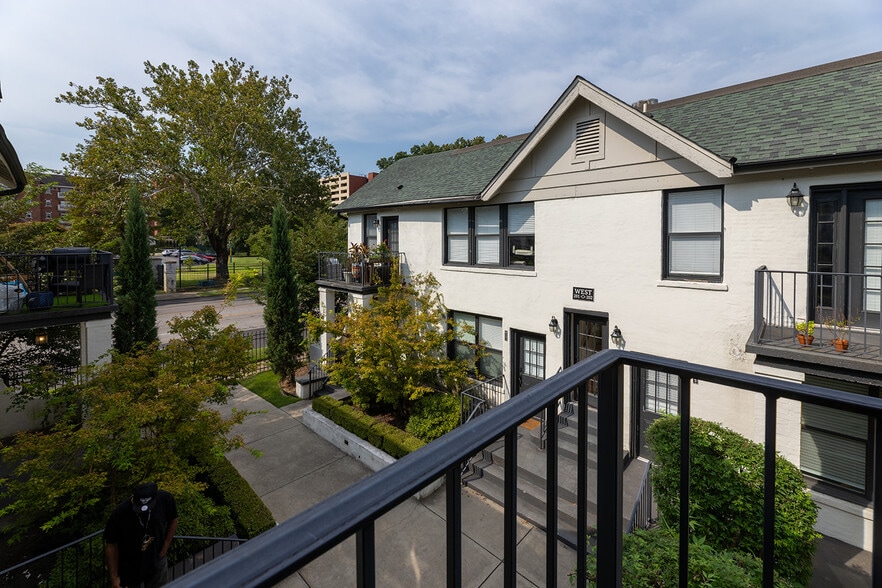 More Photos Of 1796-1800 Poplar Ave, Memphis Apartments For Sale