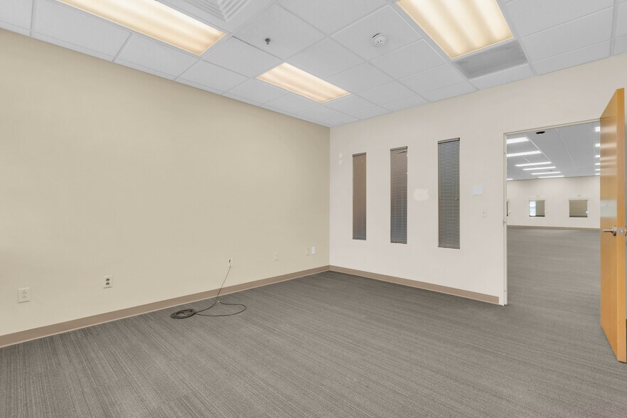 More Photos Of 1201 E Oak St, Kissimmee Office For Sale
