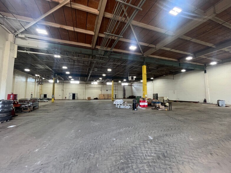 More Photos Of 121 High Hill Rd, Swedesboro Warehouse For Lease