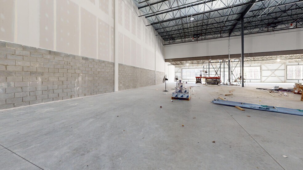 More Photos Of 100 Blvd Jean-Baptiste-Rolland O, Saint-jerome Unknown For Lease