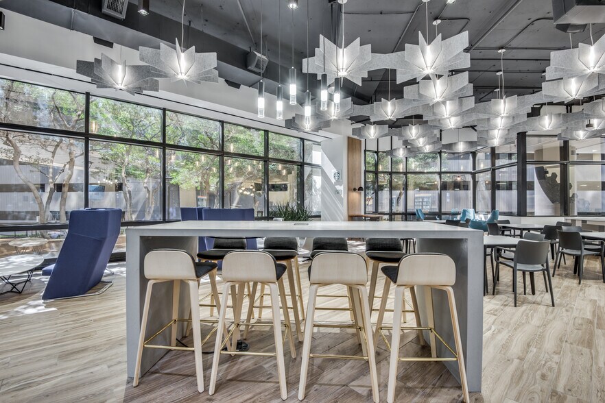More Photos Of 2777 N Stemmons Fwy, Dallas Office For Lease