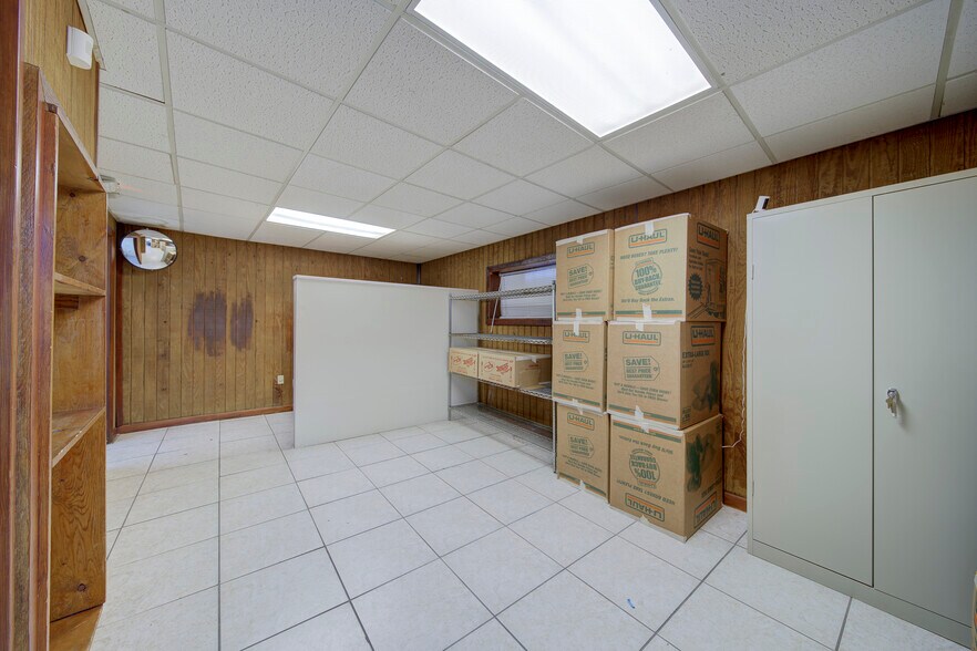 More Photos Of 330-332 W 9th St, Hialeah Storefront Retail Office For Lease