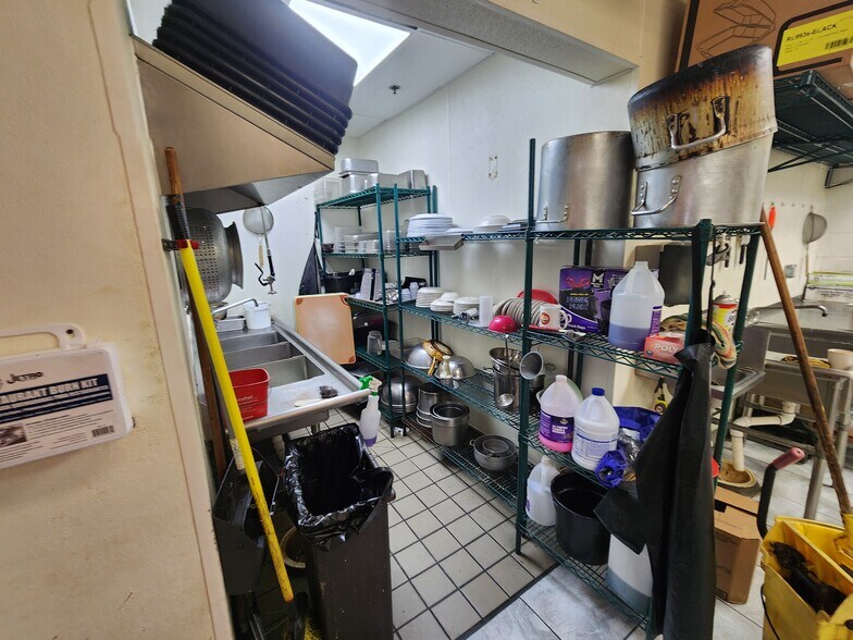 More Photos Of 1350-1500 S Lapeer Rd, Oxford Unknown For Lease