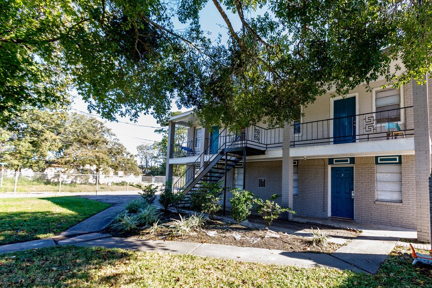 More Photos Of 9222 Lockwood Dr, Houston Apartments For Sale