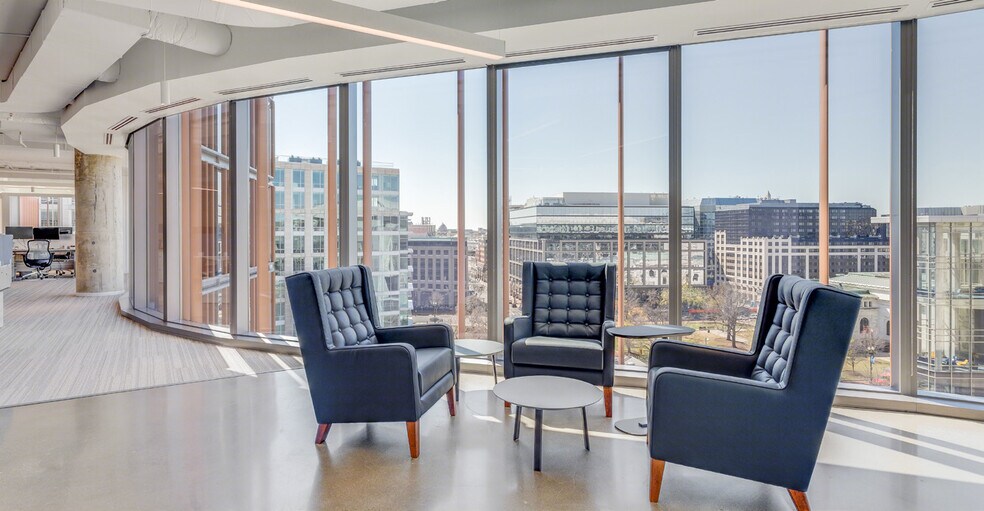 More Photos Of 655 New York Ave NW, Washington Office For Lease