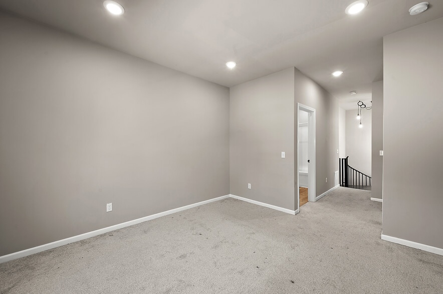 More Photos Of 1241-1251 E Woodward Heights Blvd, Hazel Park Apartments For Sale