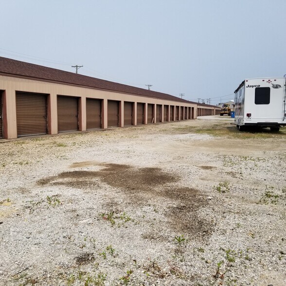 More Photos Of 80 S Us-31, Whiteland Service For Lease