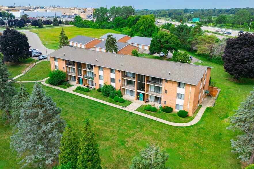 More Photos Of 3651 Balfour Ct, Flint Multifamily For Sale