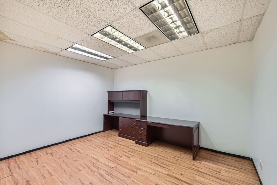 More Photos Of 14423 Cornerstone Village Dr, Houston Medical For Sale