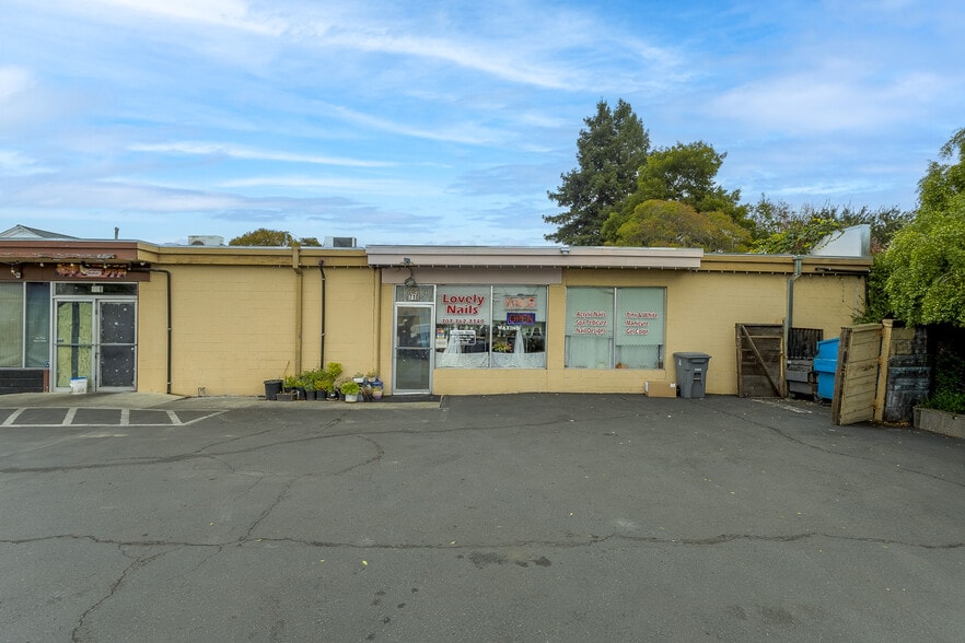 More Photos Of , Petaluma General Retail For Sale