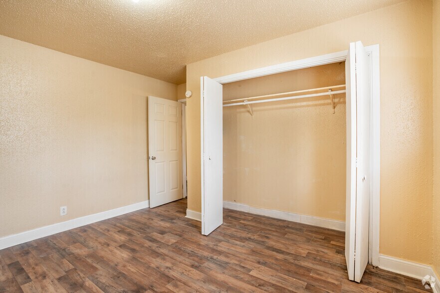 More Photos Of 905 Campus St, Beaumont Multifamily For Sale