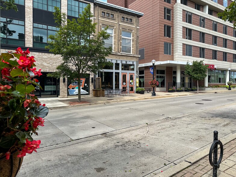 More Photos Of 211 N Neil St, Champaign Restaurant For Lease