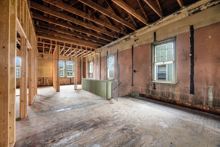 More Photos Of 640 N Broad St, Woodbury Police Fire Station For Sale