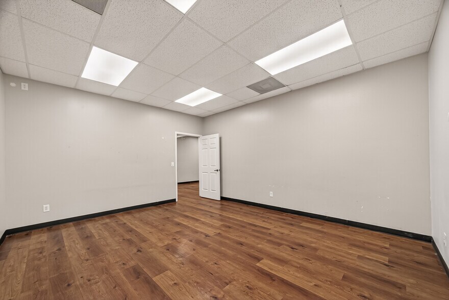 More Photos Of 2223 Dorrington St, Houston Medical For Lease