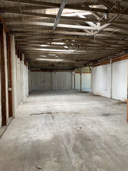 More Photos Of 1447 Park Ave, Emeryville Warehouse For Sale