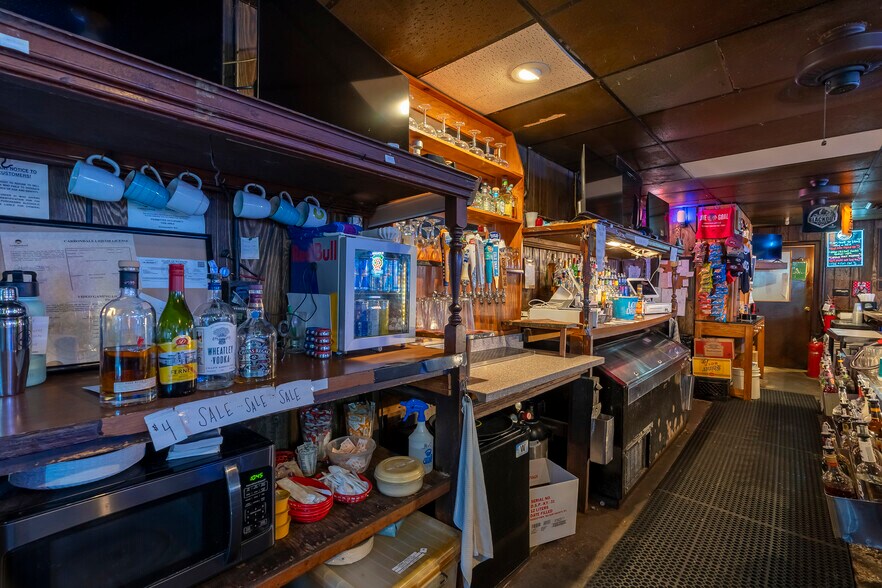 More Photos Of 101 W Monroe St, Carbondale General Retail For Sale