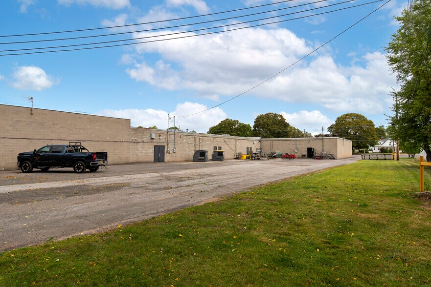 More Photos Of 600-606 Sherrill Rd, Sherrill Storefront For Sale