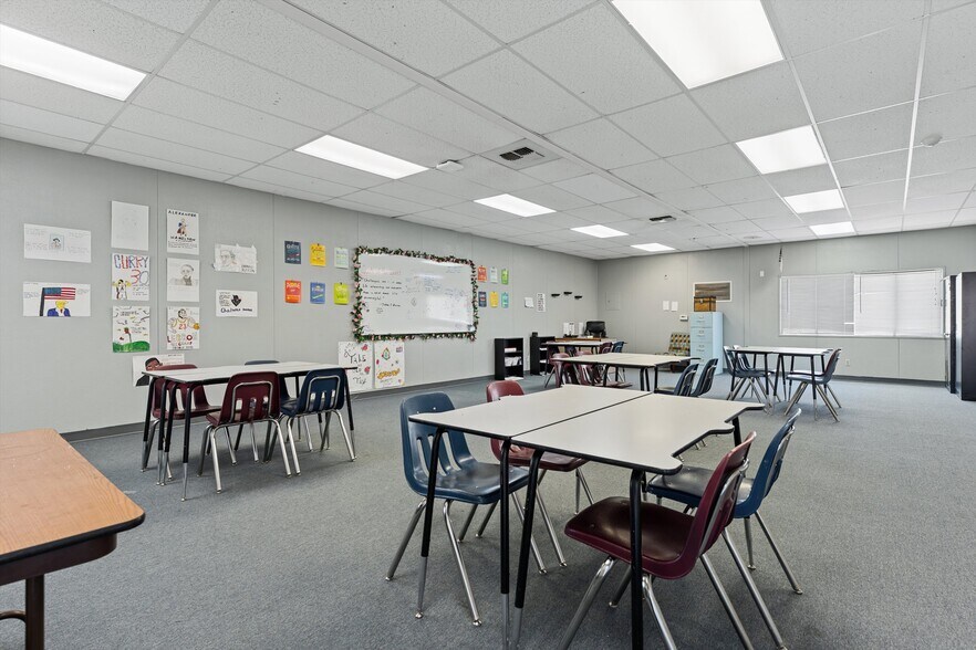 More Photos Of 3700 W Avenue L, Lancaster Schools For Lease