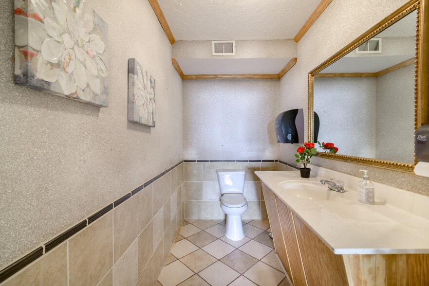 More Photos Of 402 Worth St, Mount Airy Religious Facility For Sale
