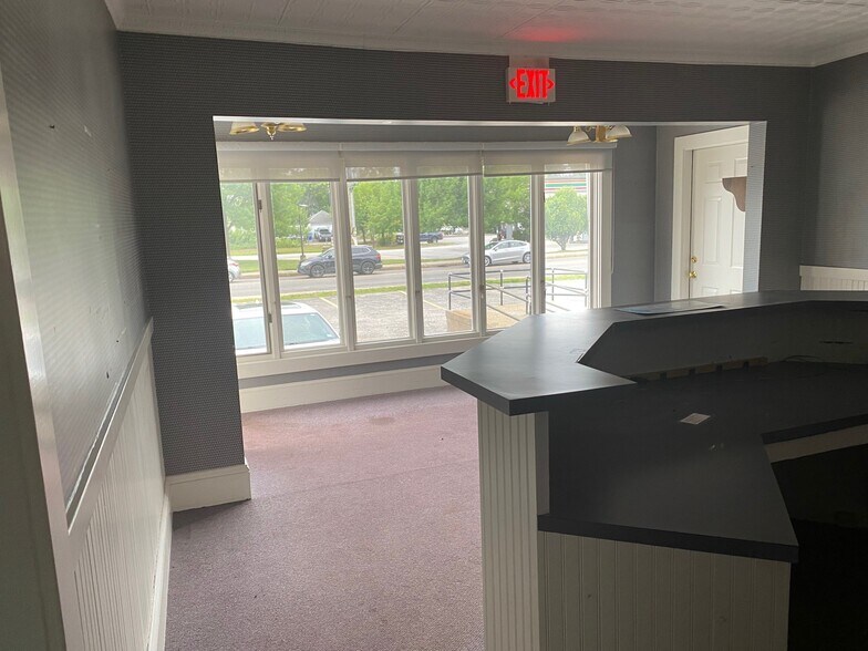 More Photos Of 254 Beech St, Manchester Office For Lease
