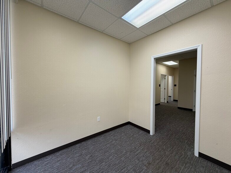 More Photos Of 3107 Medical Way, Sebring Office For Lease