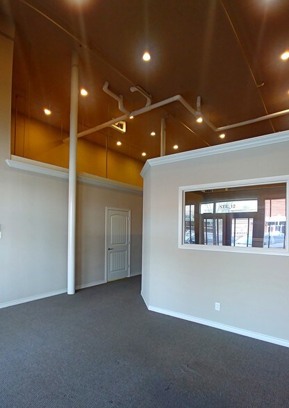 More Photos Of 208 N Bryan Ave, Bryan Office Residential For Lease