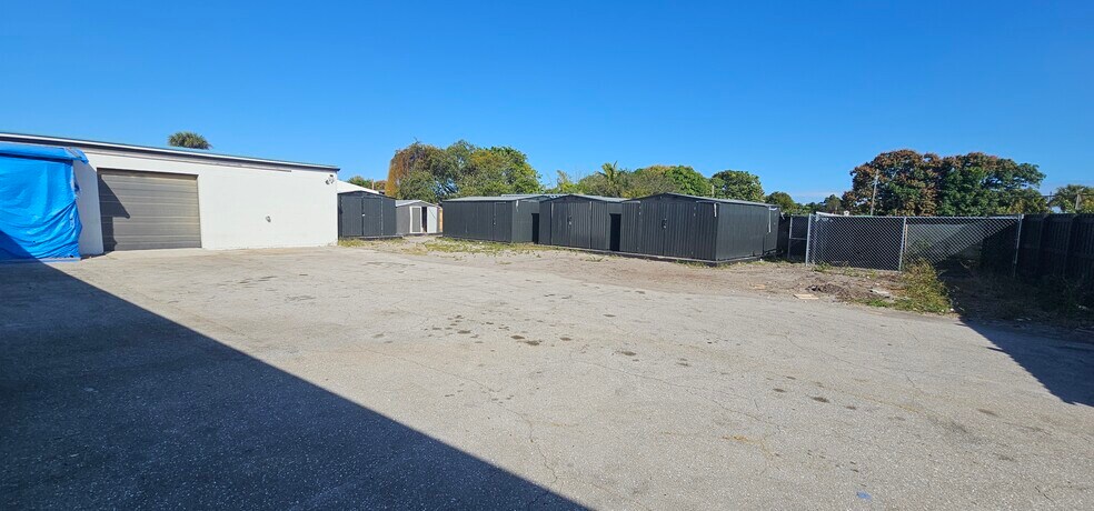 More Photos Of 211 SE 9th Ave, Boynton Beach Light Manufacturing For Lease