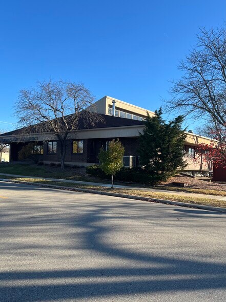 More Photos Of 5605 Odana Rd, Madison Medical For Sale