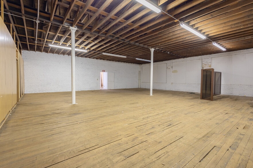 More Photos Of 2313 13th, Columbus General Retail For Sale