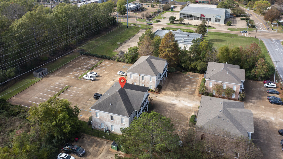 More Photos Of 403-C Towne Center Blvd, Ridgeland Office For Sale