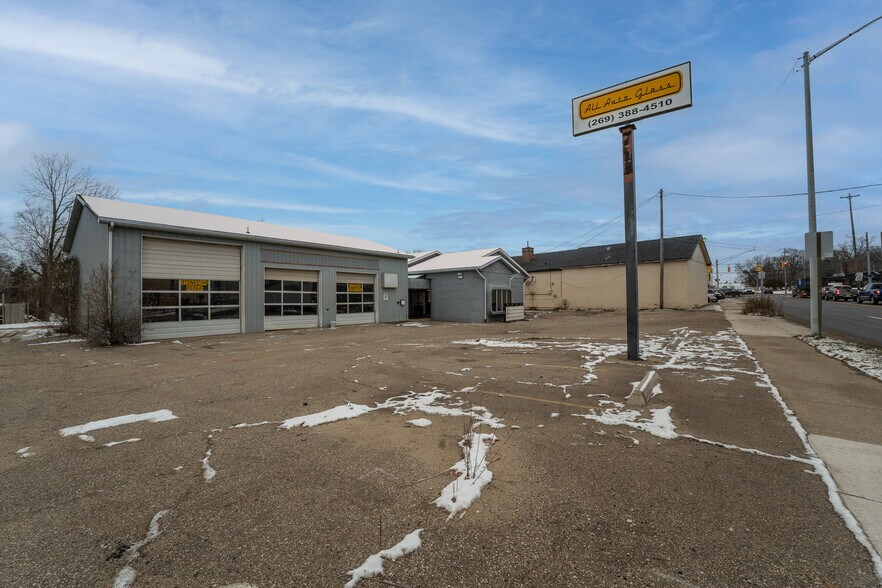 More Photos Of 901 Riverview Dr, Kalamazoo Auto Repair For Sale