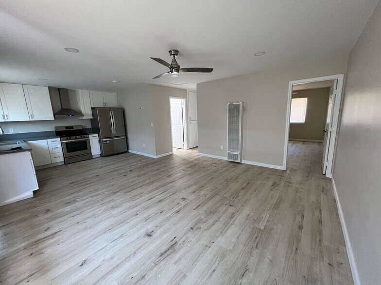 More Photos Of 836 Sinkler Way, Vista Apartments For Sale