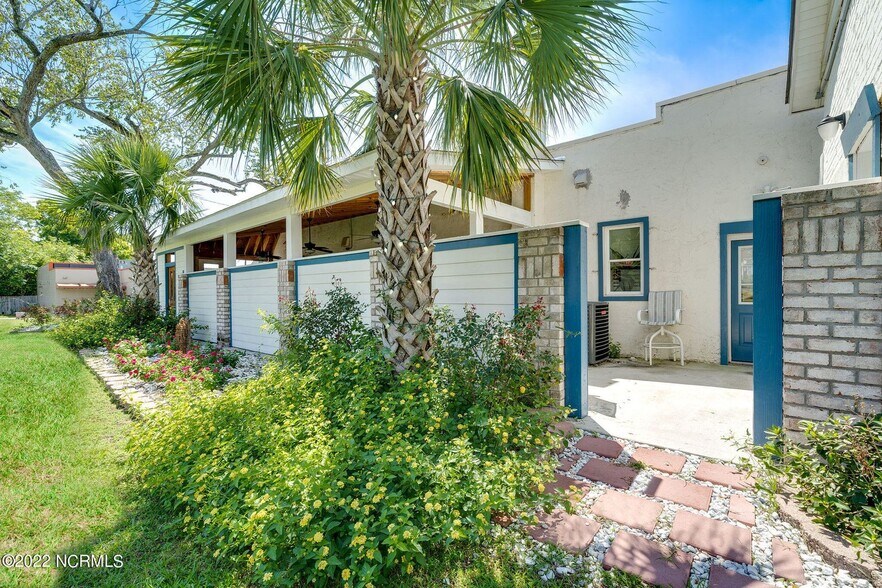 More Photos Of 803 Dawson St, Wilmington Storefront Retail Office For Sale