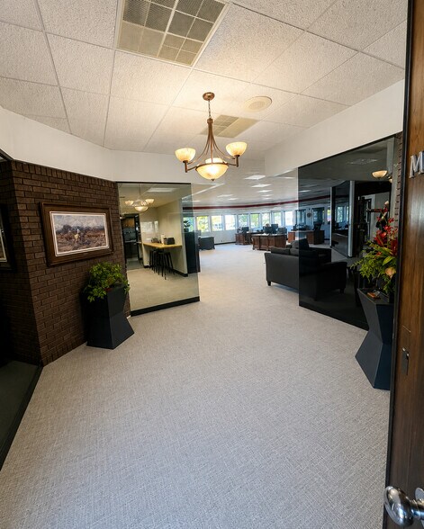 More Photos Of 11570 W Dodge Rd, Omaha Office For Lease